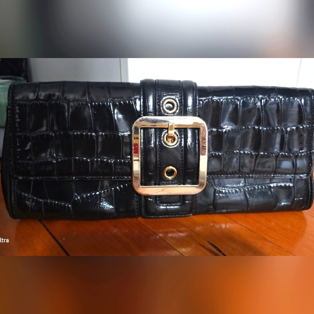 Elegant Black Crocodile-Embossed Clutch